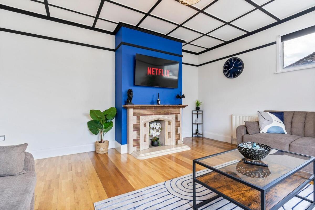 Heart Of Acton - Long - Perfect For Groups *